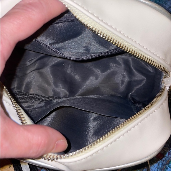 Camera Design Crossbody Bag - Picture 13 of 16